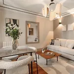 Renovated Near The Louvre * París