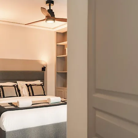 Renovated Near The Louvre Paris