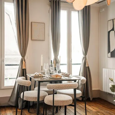 Apartment Renovated Near The Louvre *